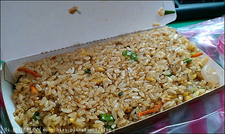 阿山哥快炒：［新北中和］南勢角仁愛街．阿山哥快炒店．60塊的平價炒飯