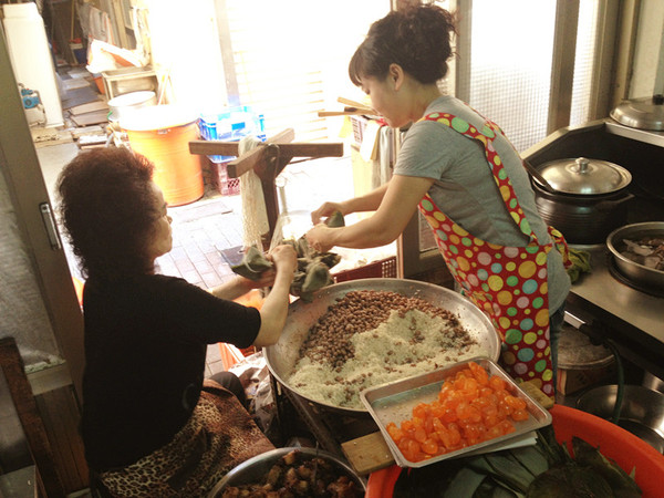 澎湖嫂肉粽專賣店:馬公♬粽葉飄香20載銅板小吃 澎湖嫂肉粽專賣店