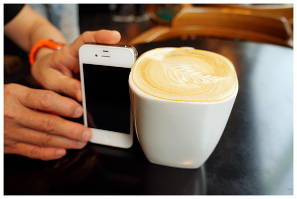 咖啡因館CAFE DE CEFFEINE:永安市場站♬四號公園旁品咖啡、吃好料,高級私房料理煙燻烤鴨胸平價享用! 咖啡因館