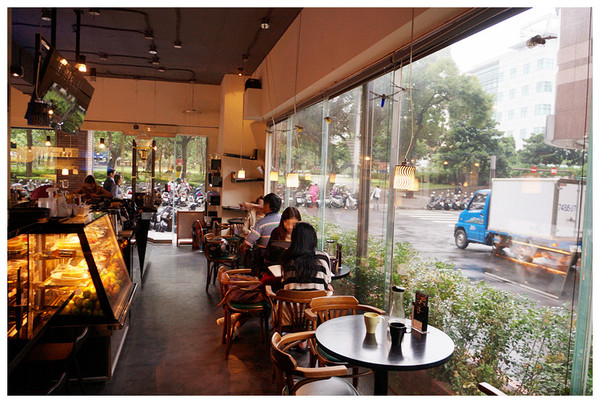 咖啡因館CAFE DE CEFFEINE:永安市場站♬四號公園旁品咖啡、吃好料,高級私房料理煙燻烤鴨胸平價享用! 咖啡因館