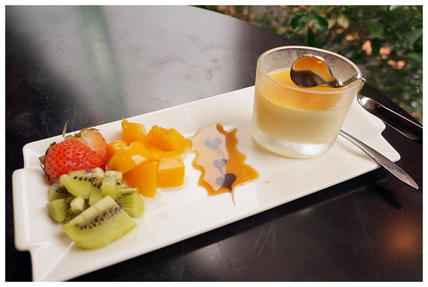 咖啡因館CAFE DE CEFFEINE:永安市場站♬四號公園旁品咖啡、吃好料,高級私房料理煙燻烤鴨胸平價享用! 咖啡因館