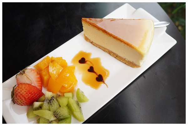 咖啡因館CAFE DE CEFFEINE:永安市場站♬四號公園旁品咖啡、吃好料,高級私房料理煙燻烤鴨胸平價享用! 咖啡因館