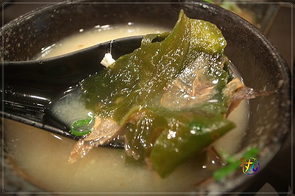 千壽司日本料理(板橋店)：新北。板橋║ 迷你食記文♦ 千壽司 物超所值的平價生魚片蓋飯