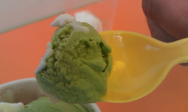 2in1冰淇淋專賣店：2 in 1冰淇淋專賣店~沒良心的我愛上了有良心的店