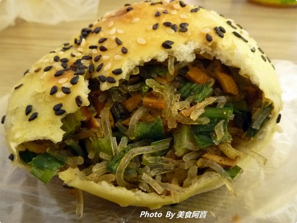 雙連市場香蔥花捲：【台北市】雙連市場爆多蔥花餡花捲「雙連香蔥花捲」