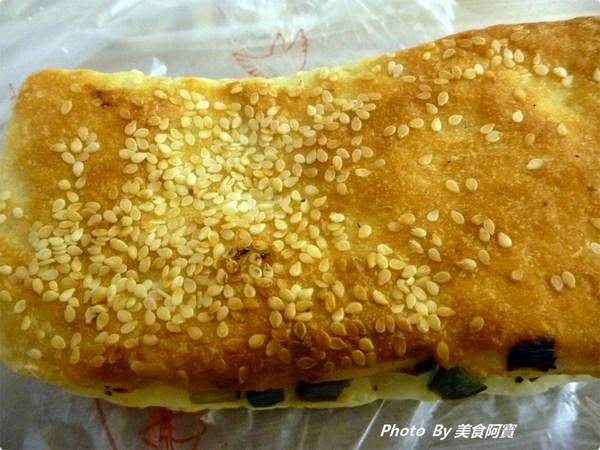 雙連市場香蔥花捲：【台北市】雙連市場爆多蔥花餡花捲「雙連香蔥花捲」