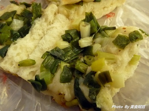 雙連市場香蔥花捲：【台北市】雙連市場爆多蔥花餡花捲「雙連香蔥花捲」