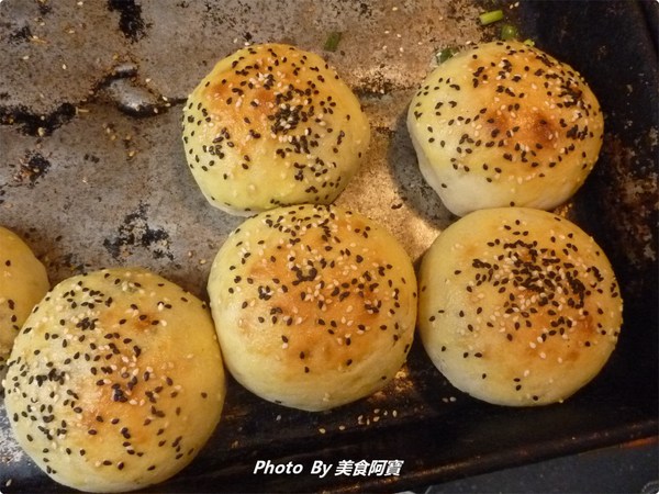 雙連市場香蔥花捲：【台北市】雙連市場爆多蔥花餡花捲「雙連香蔥花捲」