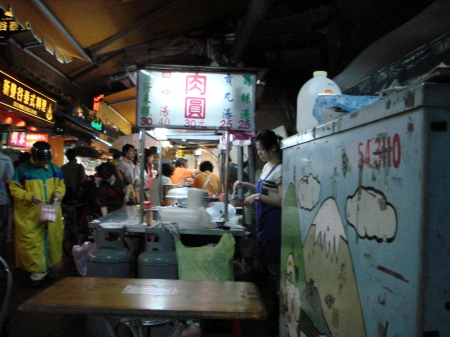 清蒸肉圓：這攤的肉圓醬料～真的會讓人想念