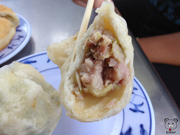 長弘早點:宜蘭●市區-長弘早點~蔥香四溢的厚切蔥油餅+皮Q餡滿的水煎包!!