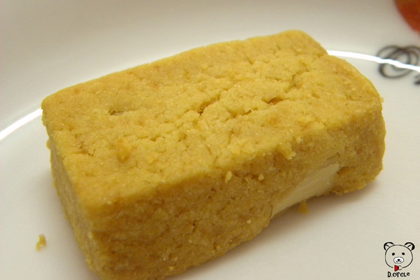 絲酥入扣:南投●草屯-絲酥入叩~心型的山藥鳳梨酥耶~!!酸酸甜甜好滋味~❤