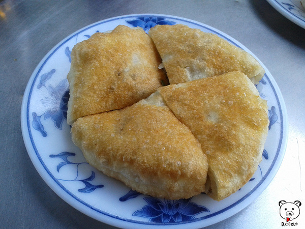 長弘早點:宜蘭●市區-長弘早點~蔥香四溢的厚切蔥油餅+皮Q餡滿的水煎包!!