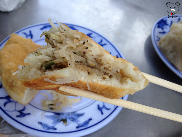 長弘早點:宜蘭●市區-長弘早點~蔥香四溢的厚切蔥油餅+皮Q餡滿的水煎包!!