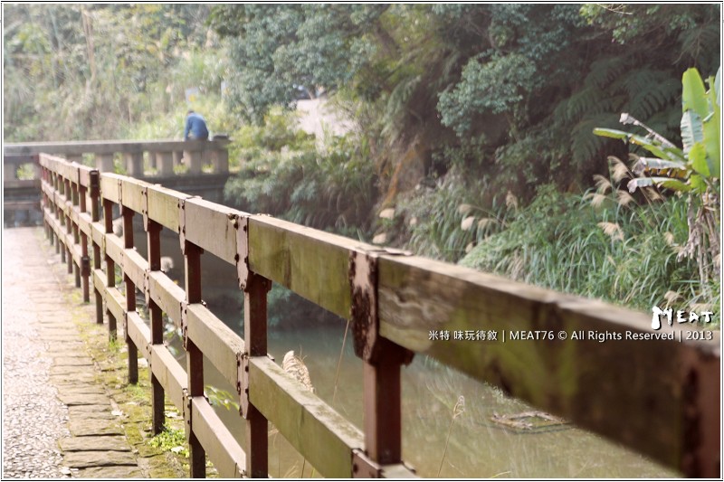 米特,味玩待敘部落格 © MEAT76|2013-02-14【台北 內湖 景點】捷運站旅遊玩樂遊記|大溝溪圓覺瀑布|茂密樹蔭竄涼意,平緩好走的綠色瀑布步道。(捷運大湖公園站)002.jpg
