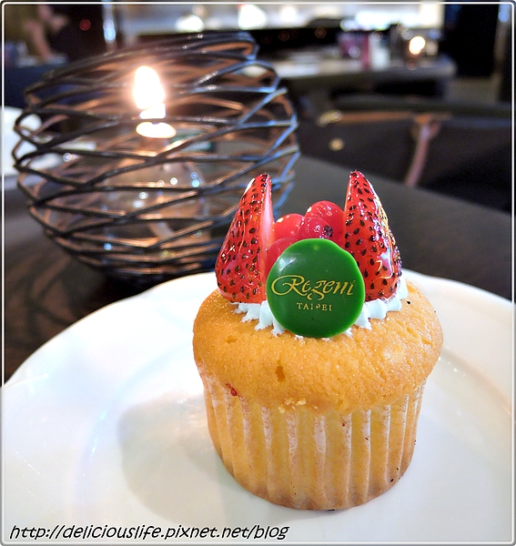 草莓紅醋栗杯子蛋糕65