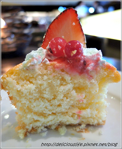 草莓紅醋栗杯子蛋糕3