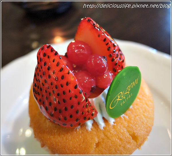 草莓紅醋栗杯子蛋糕1