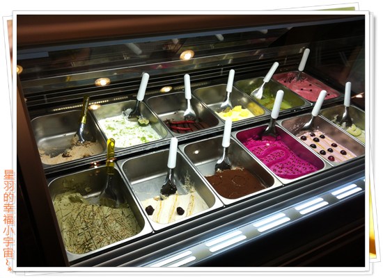 8巷23號:【星羽愛美食-台中】遇見幸福感的道地義式冰淇淋~我在『8巷23號』等你。