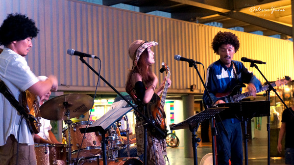 三隻獅子英國餐廳：及時行樂『三隻獅子英國餐廳』巧遇史丹利大叔-集食行樂廣場