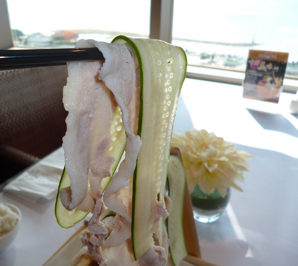 鳥窩窩私房菜(名統百貨店):蒜泥白肉也能當衣架曬---鳥窩窩私房菜名統百貨店