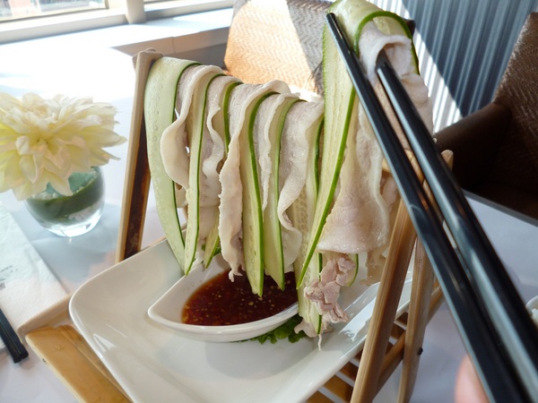 鳥窩窩私房菜(名統百貨店):蒜泥白肉也能當衣架曬---鳥窩窩私房菜名統百貨店