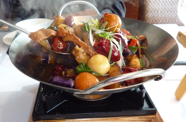 鳥窩窩私房菜(名統百貨店):蒜泥白肉也能當衣架曬---鳥窩窩私房菜名統百貨店