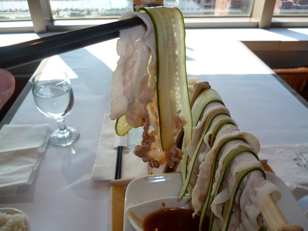 鳥窩窩私房菜(名統百貨店):蒜泥白肉也能當衣架曬---鳥窩窩私房菜名統百貨店