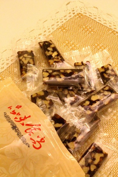 皇家手工棗泥核桃糕:【試吃。網購。豚】皇家手工棗泥核桃糕 拍胸脯保證絕對不黏牙(網購,宅配,手工,可素食,團購熱門商品)