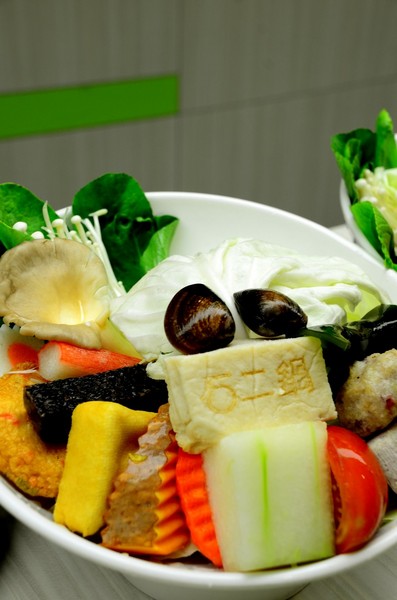 石二鍋(台北家樂福桂林店)：【美食。臺北】就算天氣再熱，秋老虎再威猛，我也要吃！ ❤石二鍋❤