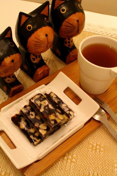 皇家手工棗泥核桃糕:【試吃。網購。豚】皇家手工棗泥核桃糕 拍胸脯保證絕對不黏牙(網購,宅配,手工,可素食,團購熱門商品)