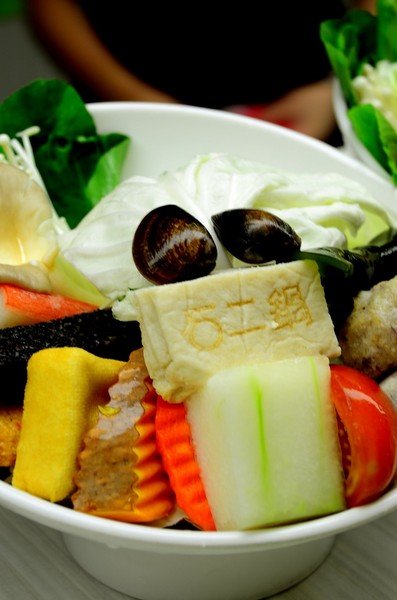 石二鍋(台北家樂福桂林店)：【美食。臺北】就算天氣再熱，秋老虎再威猛，我也要吃！ ❤石二鍋❤