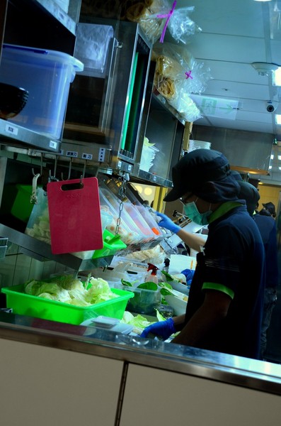 石二鍋(台北家樂福桂林店)：【美食。臺北】就算天氣再熱，秋老虎再威猛，我也要吃！ ❤石二鍋❤