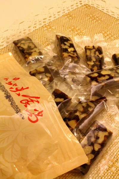 皇家手工棗泥核桃糕:【試吃。網購。豚】皇家手工棗泥核桃糕 拍胸脯保證絕對不黏牙(網購,宅配,手工,可素食,團購熱門商品)