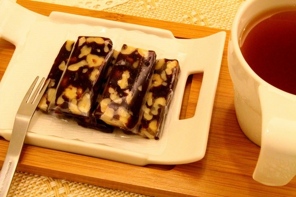 皇家手工棗泥核桃糕:【試吃。網購。豚】皇家手工棗泥核桃糕 拍胸脯保證絕對不黏牙(網購,宅配,手工,可素食,團購熱門商品)