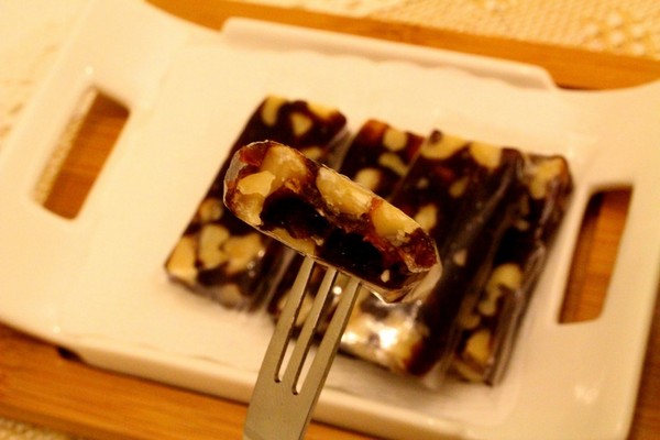 皇家手工棗泥核桃糕:【試吃。網購。豚】皇家手工棗泥核桃糕 拍胸脯保證絕對不黏牙(網購,宅配,手工,可素食,團購熱門商品)