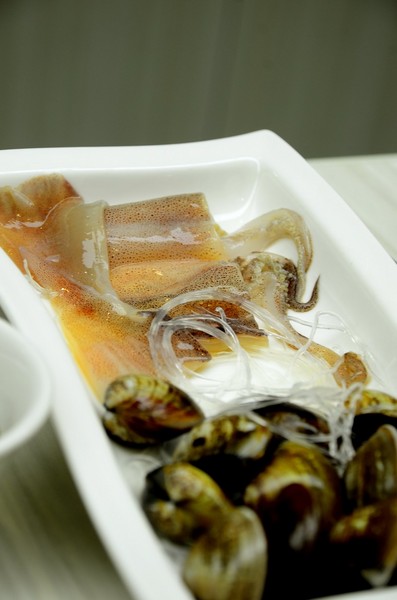 石二鍋(台北家樂福桂林店)：【美食。臺北】就算天氣再熱，秋老虎再威猛，我也要吃！ ❤石二鍋❤