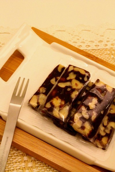 皇家手工棗泥核桃糕:【試吃。網購。豚】皇家手工棗泥核桃糕 拍胸脯保證絕對不黏牙(網購,宅配,手工,可素食,團購熱門商品)