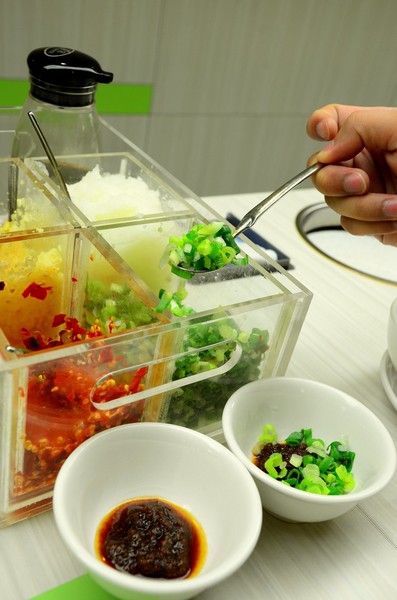 石二鍋(台北家樂福桂林店)：【美食。臺北】就算天氣再熱，秋老虎再威猛，我也要吃！ ❤石二鍋❤