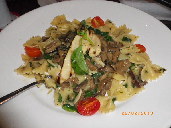 T.G.I. FRiDAY'S 傑克丹尼爾組合餐：三訪始得其門而入   溫馨美味的午餐約會