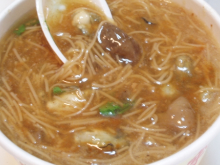 古早味大腸蚵仔麵線：古早味大腸蚵仔麵線～不好吃˙免費