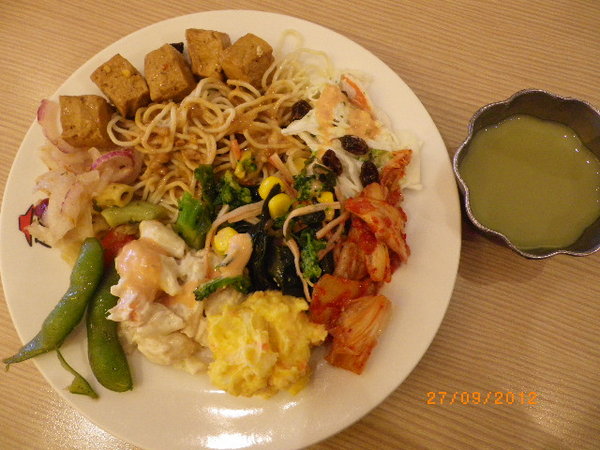 Pizza Hut 必勝客 歡樂吧(中壢中山店):『Pizza吃到飽!必勝客歡樂吧日本季』-幫丫頭餞行的好地方