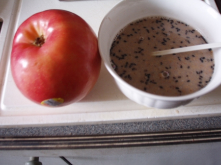 桂格黑穀王：[桂格黑穀王]～我的減肥早餐>挺好喝滴