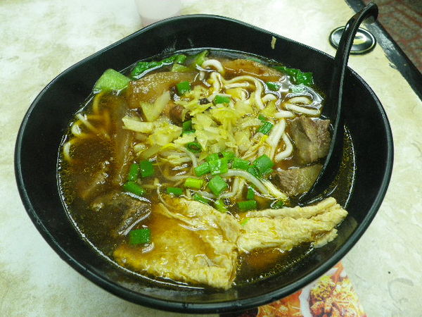 老師傅牛肉麵：中原夜市-老師傅牛肉麵