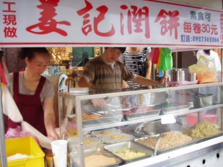 姜記潤餅:價廉物美的潤餅在姜記.一捲30元