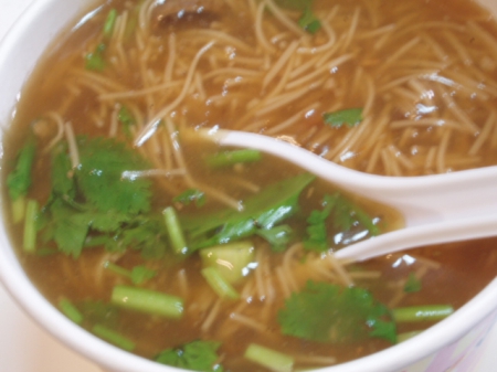 古早味大腸蚵仔麵線：古早味大腸蚵仔麵線～不好吃˙免費