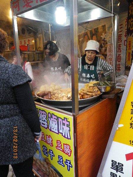 新竹內灣老街:年初四人擠人遊內灣