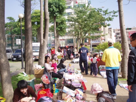 大和里籃球場：【大和里跳蚤市場】~熱賣