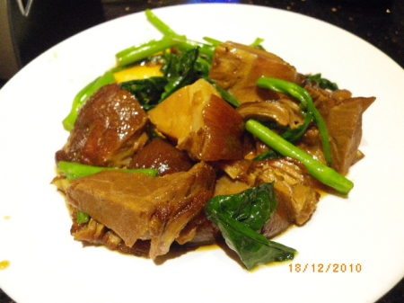 錢櫃KTV(桃園中華店):老中青K歌歡唱笑開懷