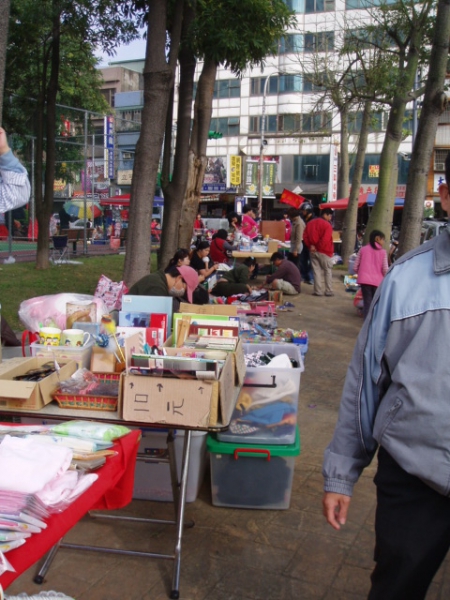 大和里籃球場：【大和里跳蚤市場】~熱賣