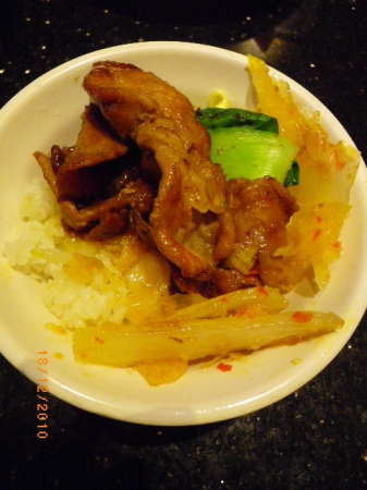 錢櫃KTV(桃園中華店):老中青K歌歡唱笑開懷